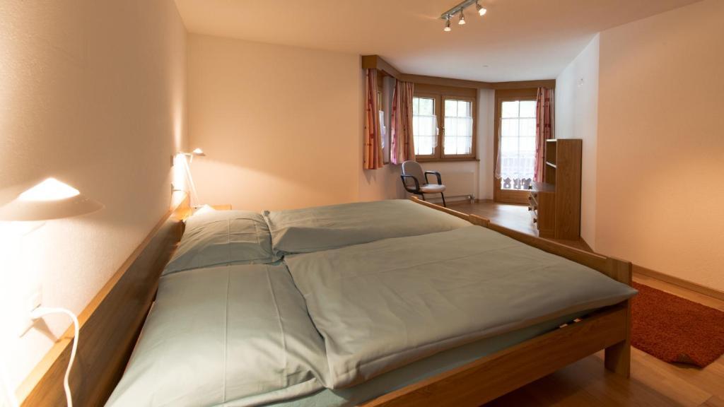 Haus Evita Saas-Grund Zimmer foto
