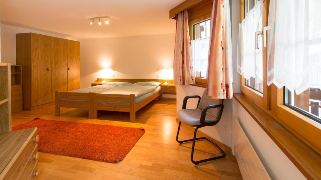 Haus Evita Saas-Grund Zimmer foto