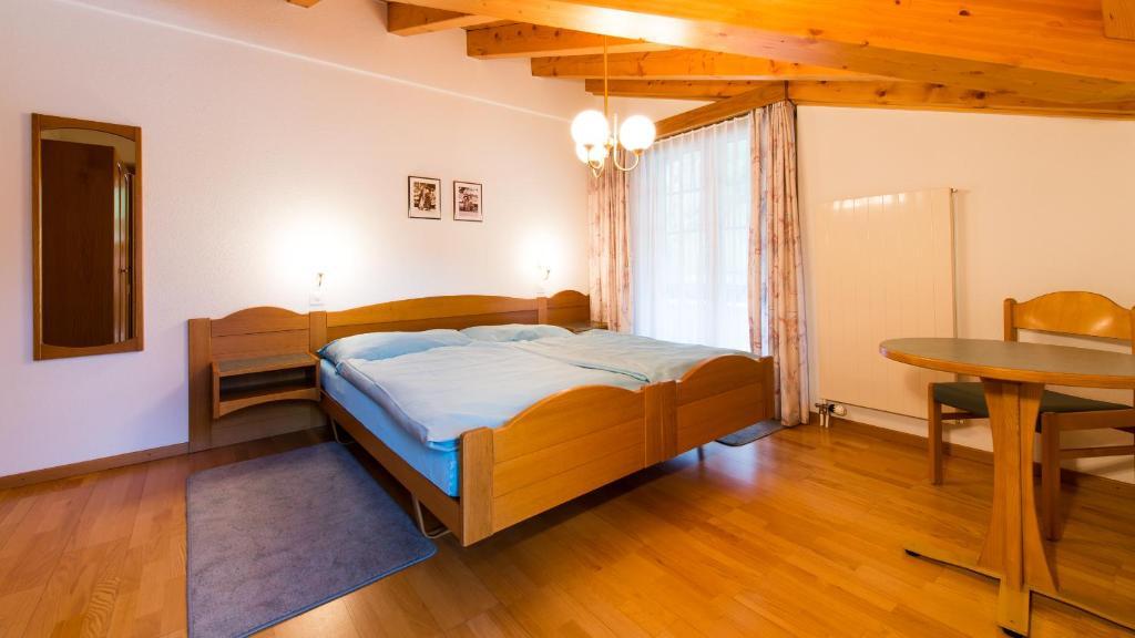 Haus Evita Saas-Grund Zimmer foto