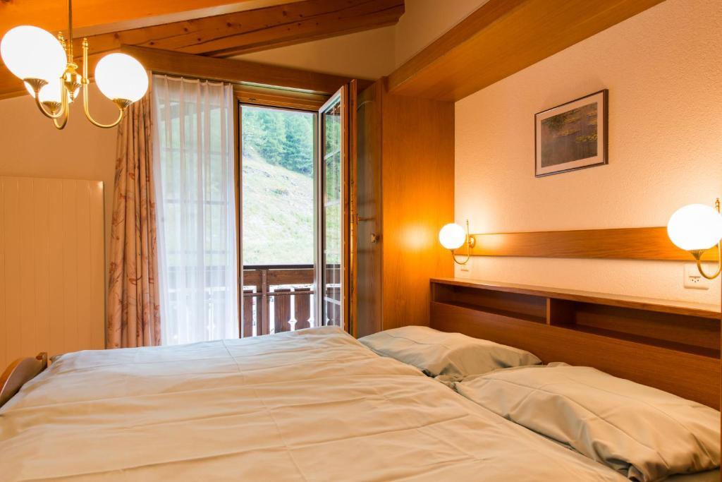Haus Evita Saas-Grund Zimmer foto