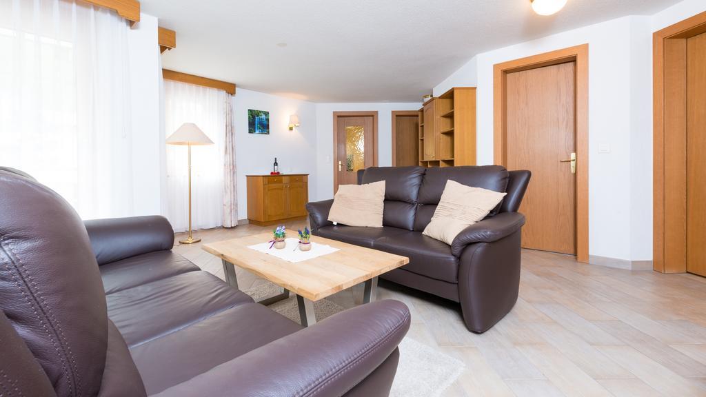 Haus Evita Saas-Grund Zimmer foto